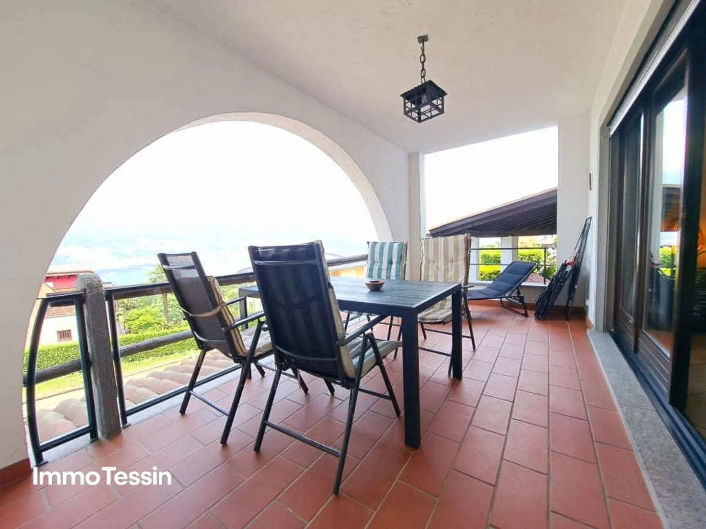 Appartement de vacances dans la magnifique résidence Miralago avec piscine et vue spectaculaire sur le lac Majeur - Photo 6 sur 13