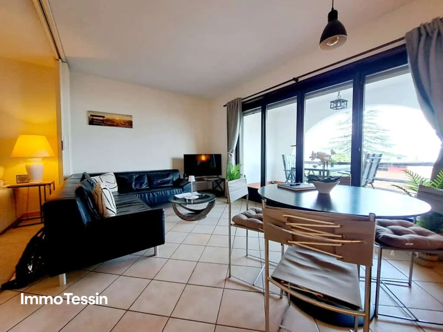 Appartement de vacances dans la magnifique résidence Miralago avec piscine et vue spectaculaire sur le lac Majeur - Photo 9 sur 13
