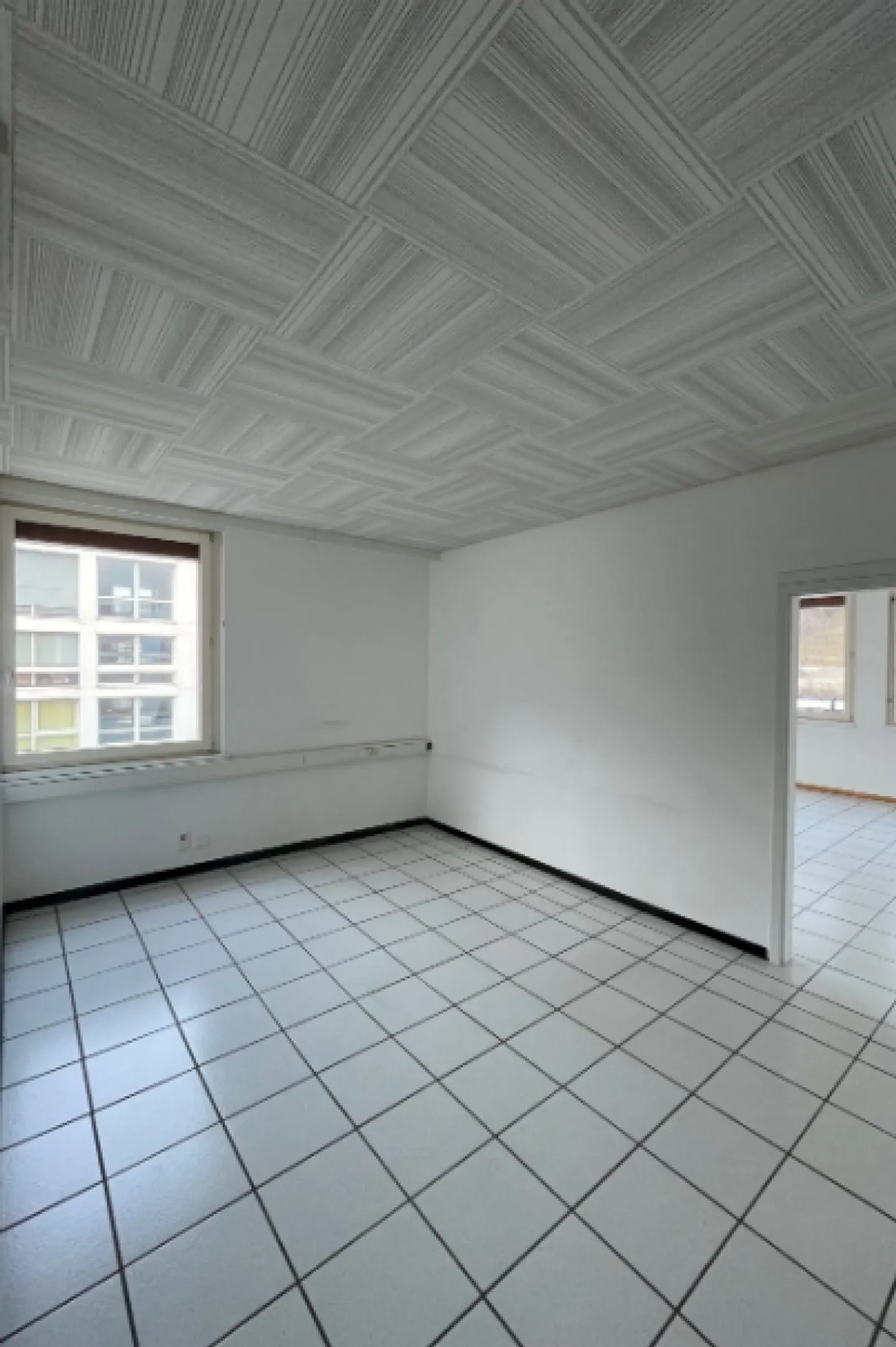 RIVERA STRATEGIC COMMERCIAL SPACE - Photo 3 of 4