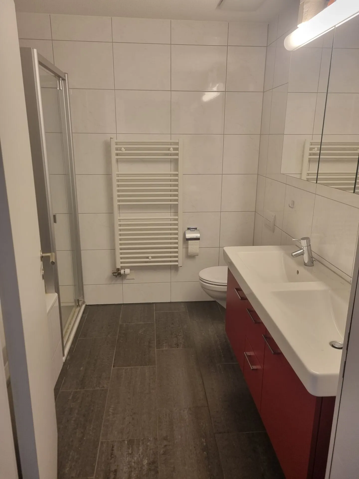 Geräumige Wohnung mit Balkon - Foto 8 von 8