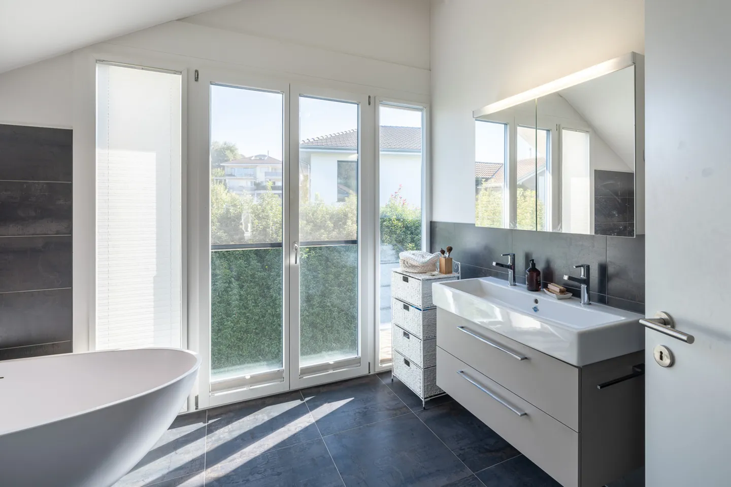 Vivre avec style : Maison individuelle moderne à Murten - Photo 8 sur 19