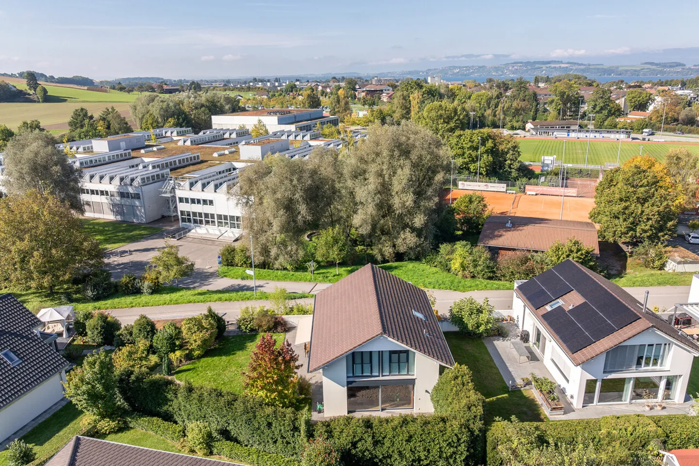 Vivre avec style : Maison individuelle moderne à Murten - Photo 16 sur 19