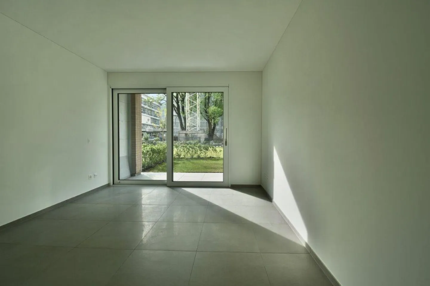 New apartments with garden in the city center - Photo 4 of 9