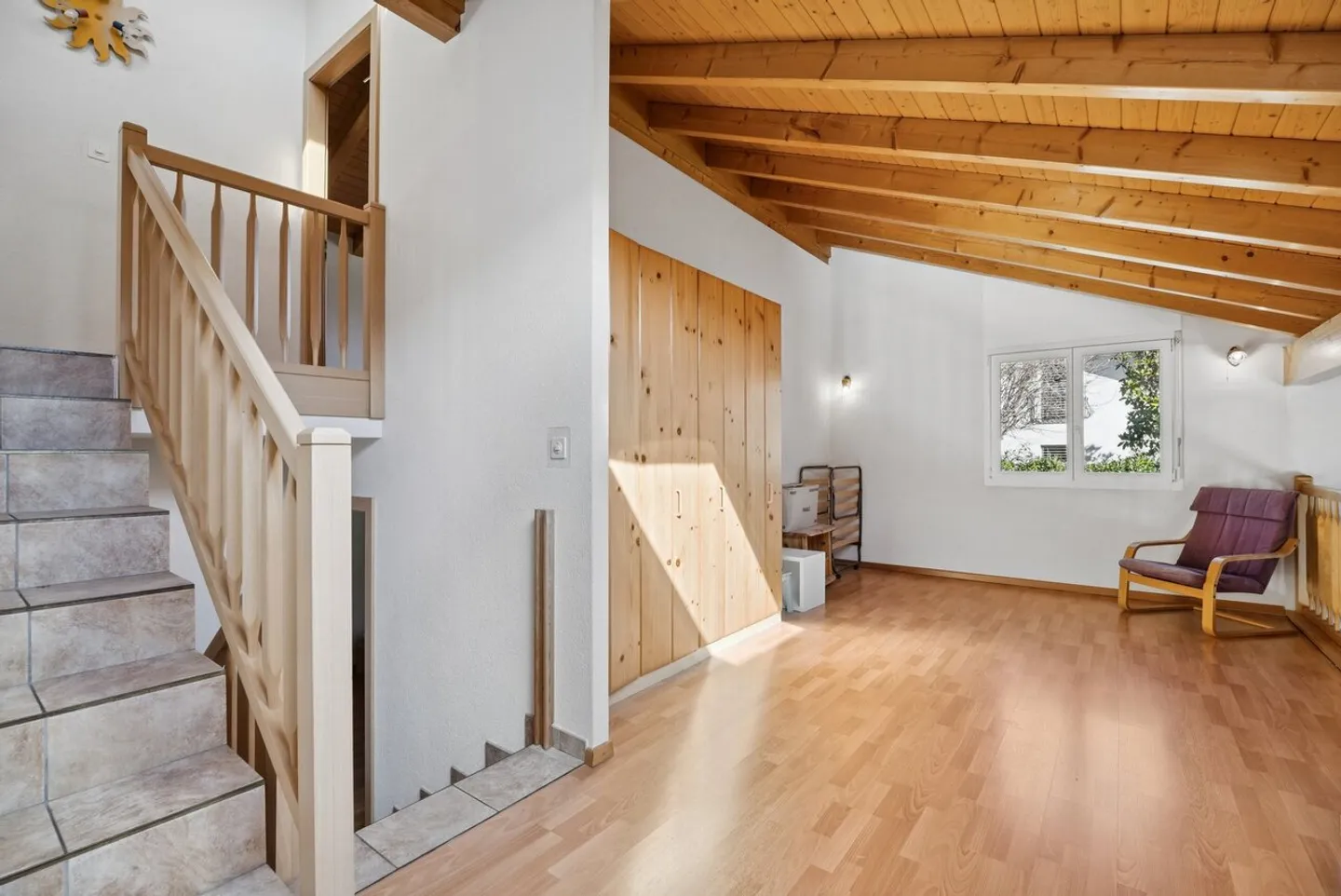 Property in a dominant, quiet and sunny location. - Photo 10 of 10