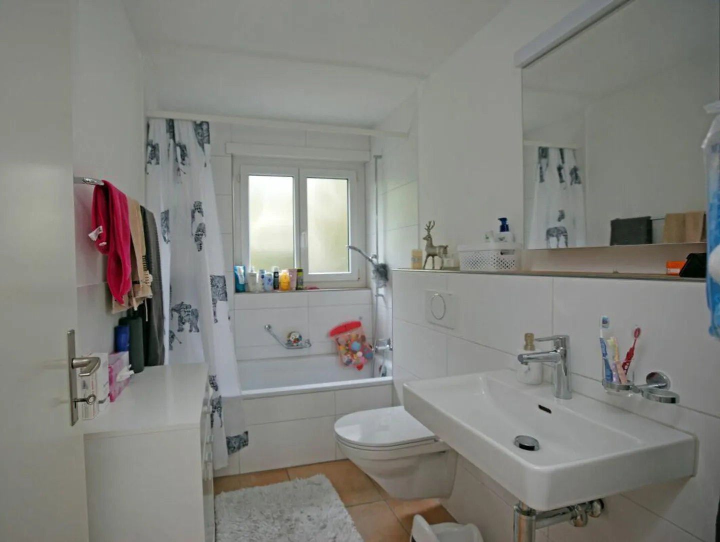 Spacious and bright 4.5-room apartment in Schönbühl - Photo 4 of 10