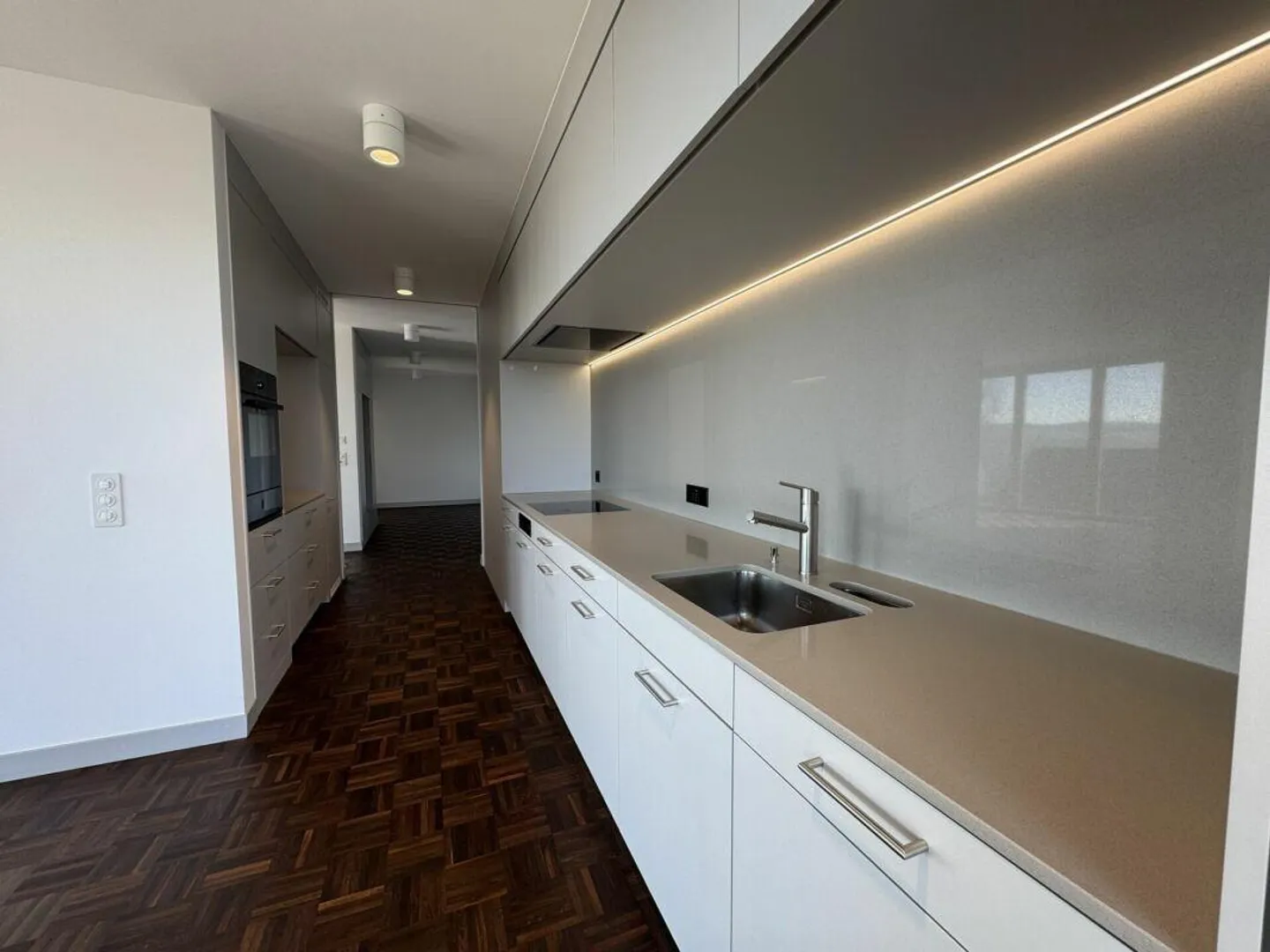 Luxuswohnung mit atemberaubender Aussicht - Foto 4 von 10