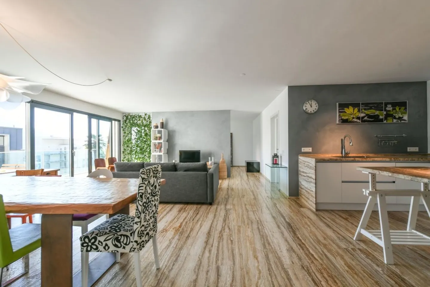 Belle appartement de 3,5 pièces avec vue partielle sur le lac - Photo 1 sur 8