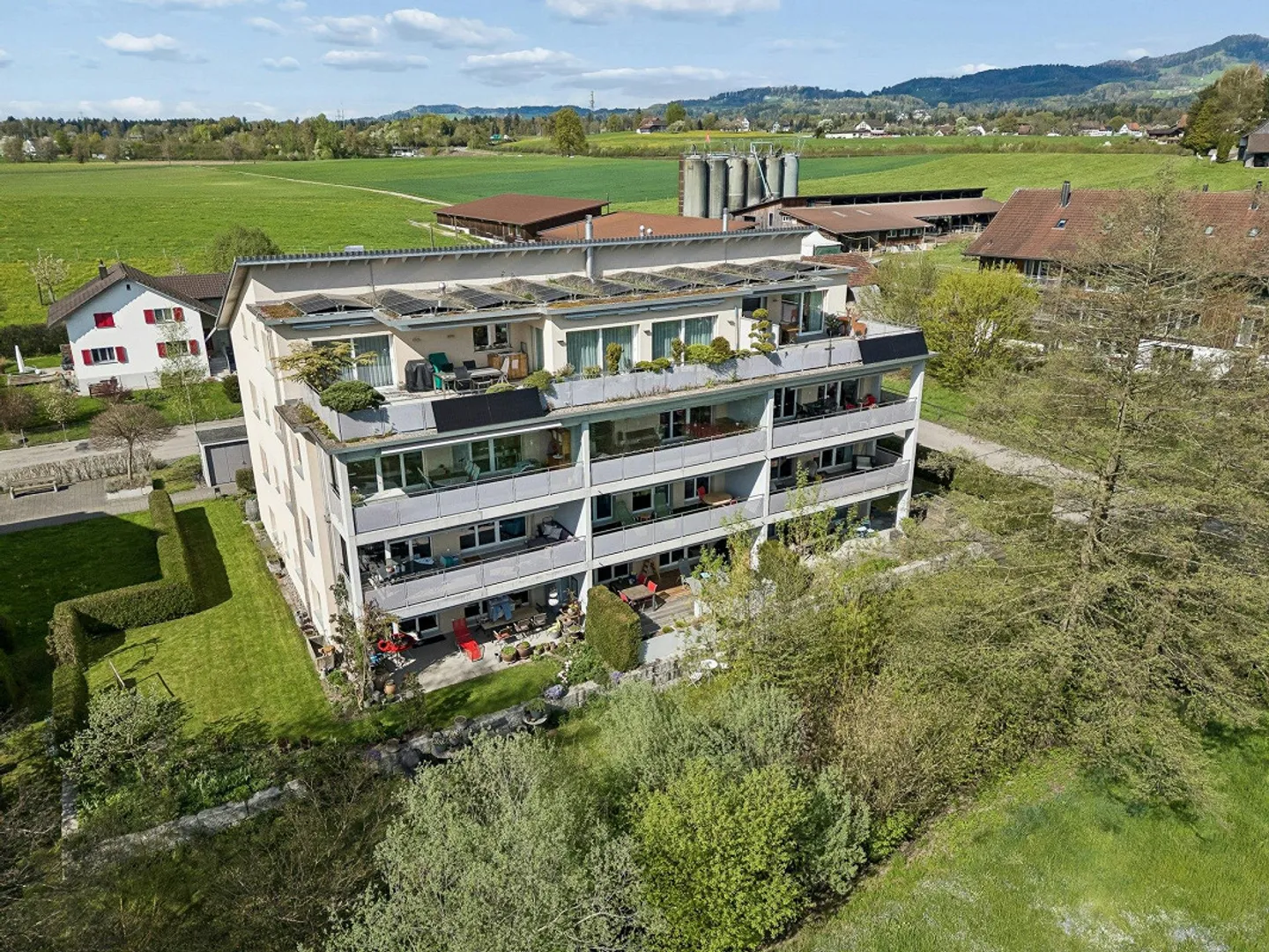Stilvolle Maisonette mit Garten - Foto 1 von 13