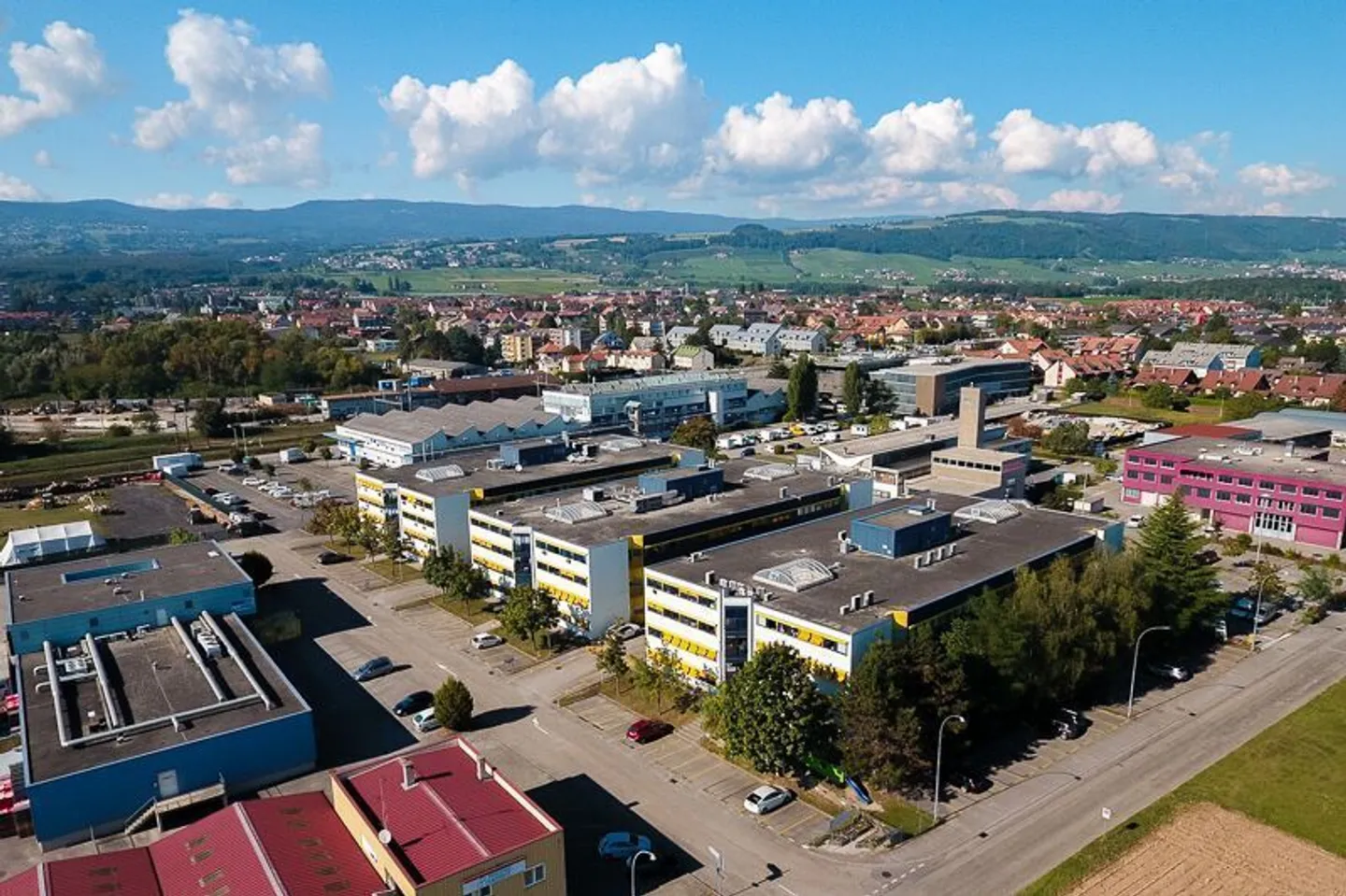 Grande deposito nella zona industriale di Gland! - Foto 3 di 3