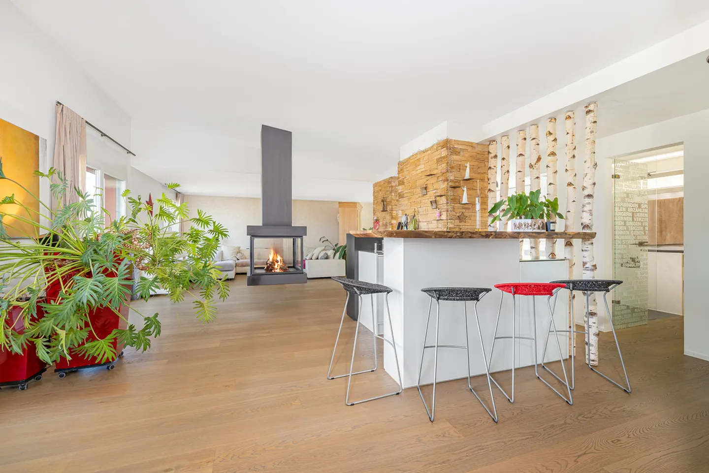 Spacious Attic Apartment - Photo 9 of 13