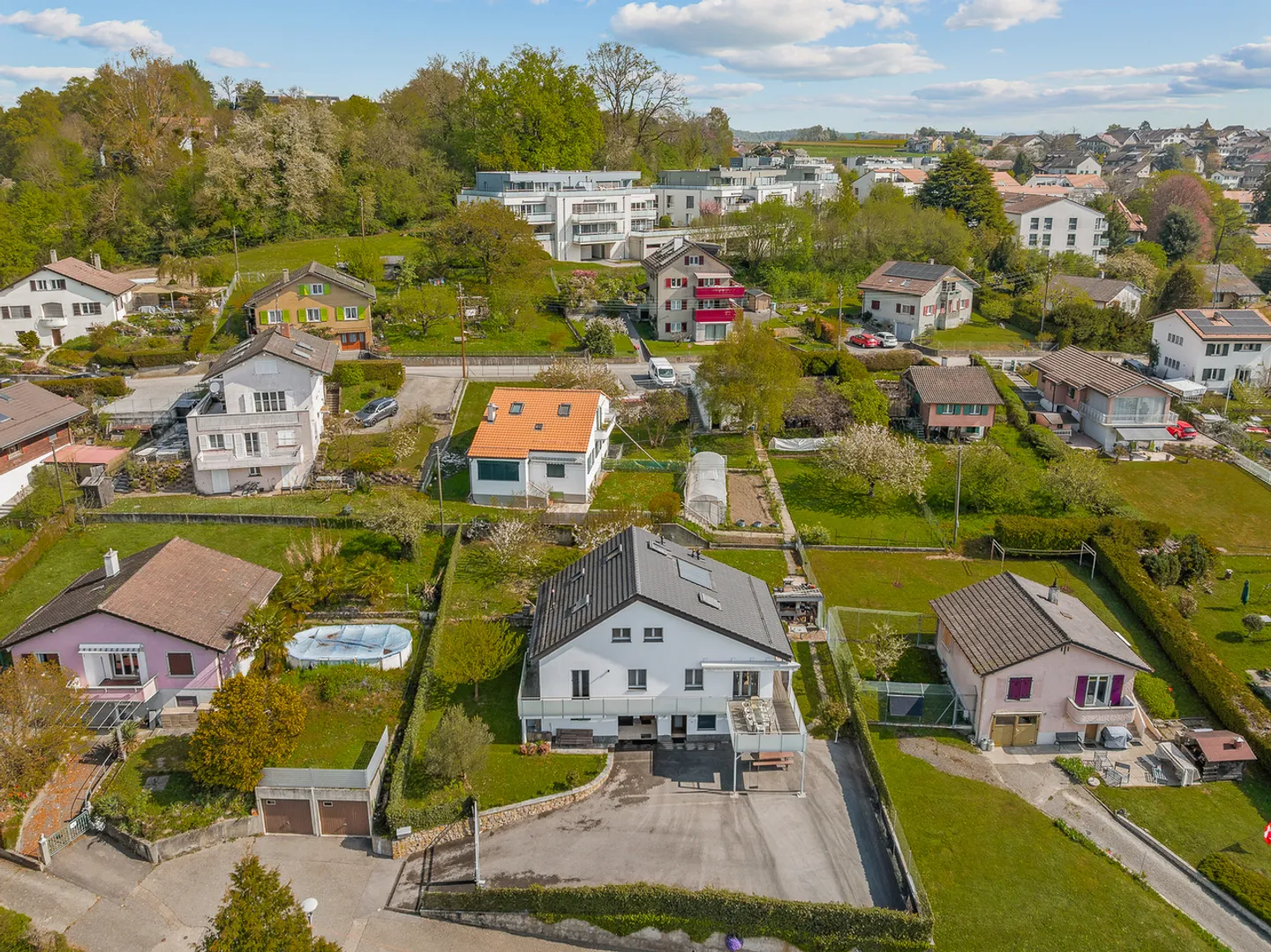 Magnificent detached house in a quiet residential area - Photo 3 of 18