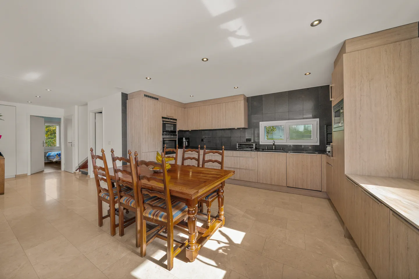 Magnificent detached house in a quiet residential area - Photo 5 of 18