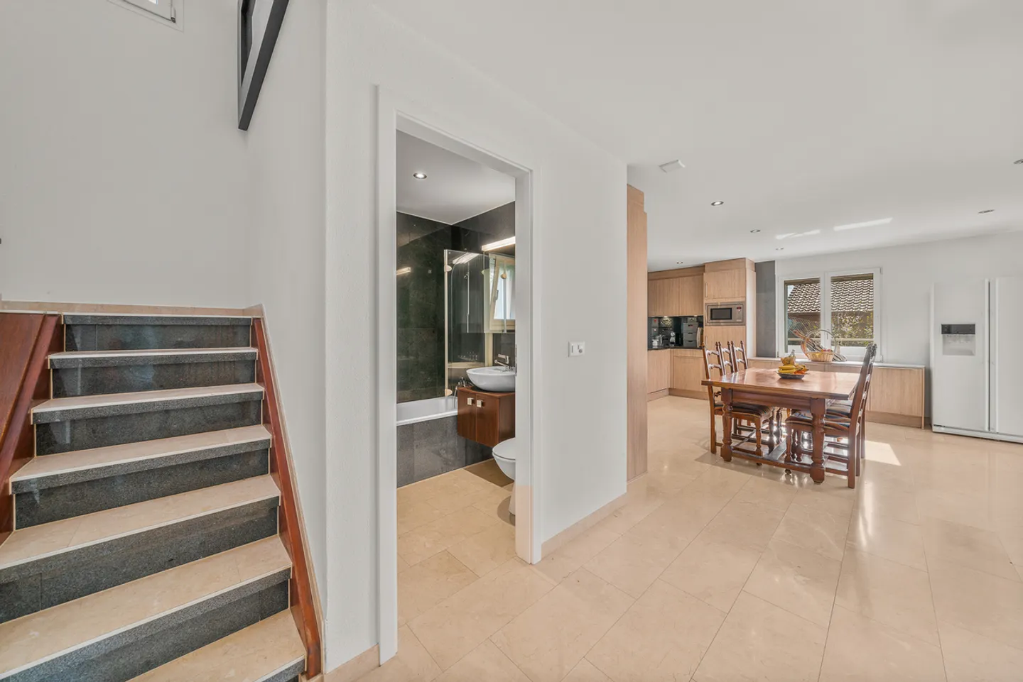 Magnificent detached house in a quiet residential area - Photo 7 of 18