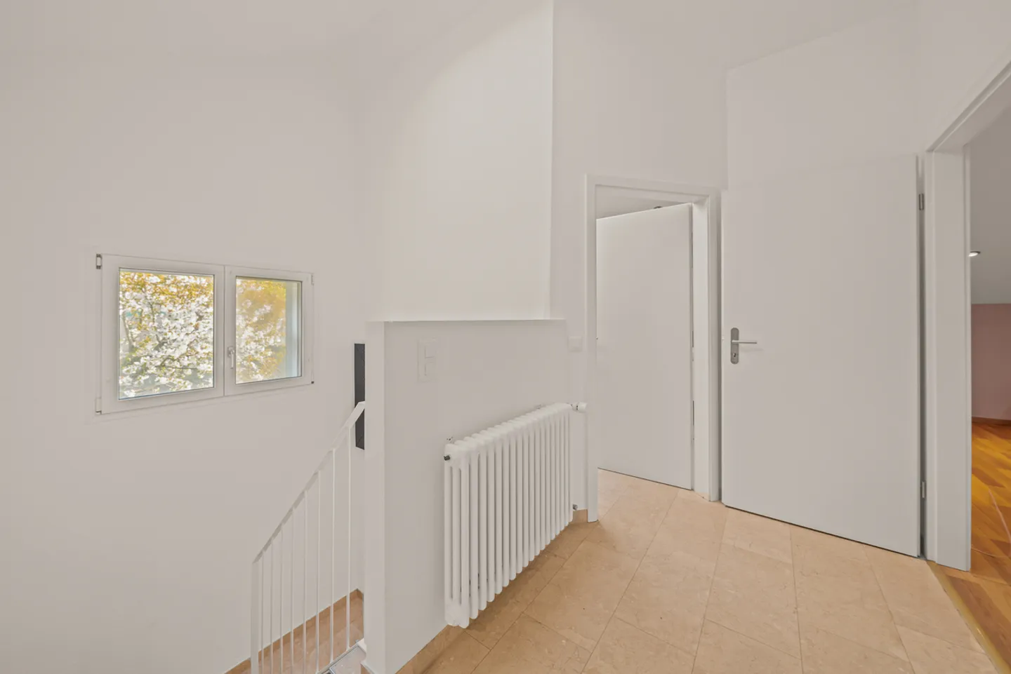 Magnificent detached house in a quiet residential area - Photo 8 of 18