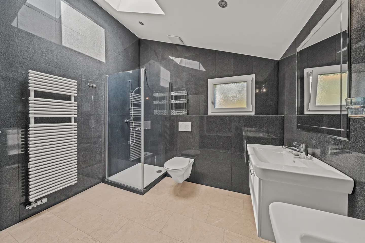 Magnificent detached house in a quiet residential area - Photo 15 of 18