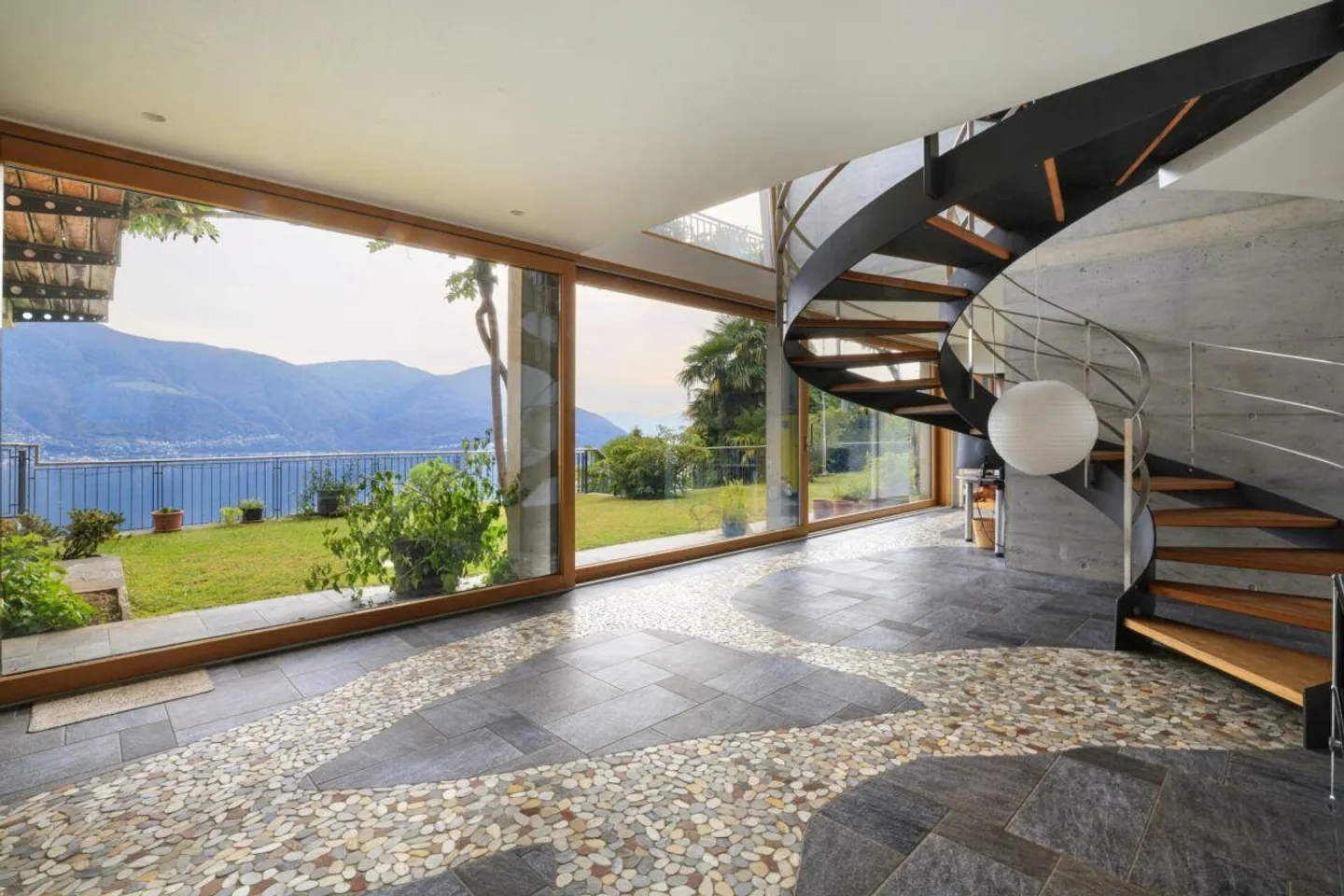 RONCO S/ASCONA - Villa with spectacular view of Lake Maggiore - Photo 10 of 16