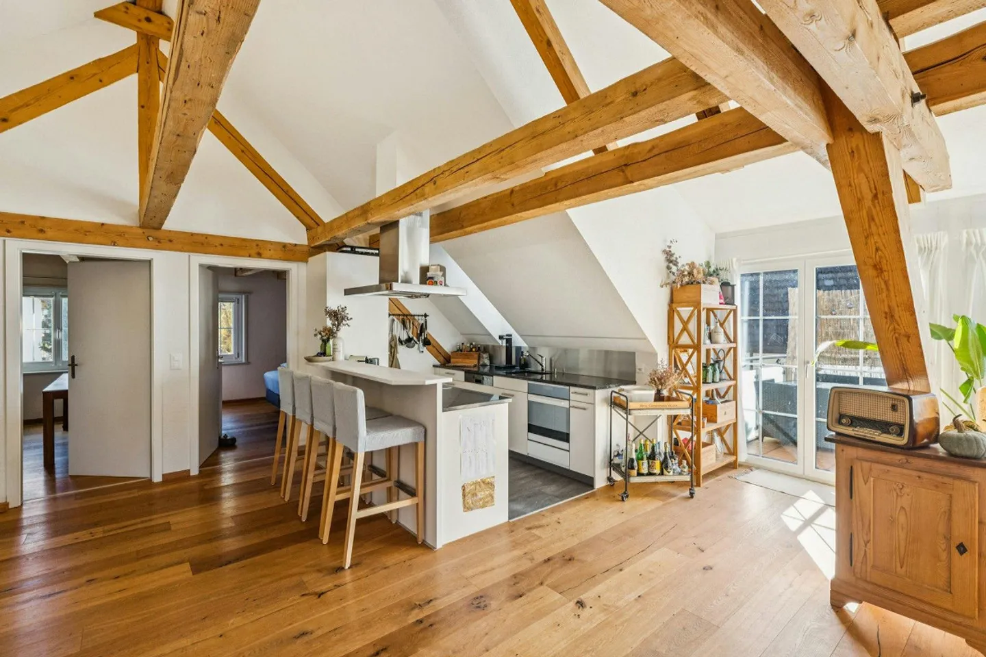 Residential and commercial property with building land reserve in a central location - Photo 4 of 13