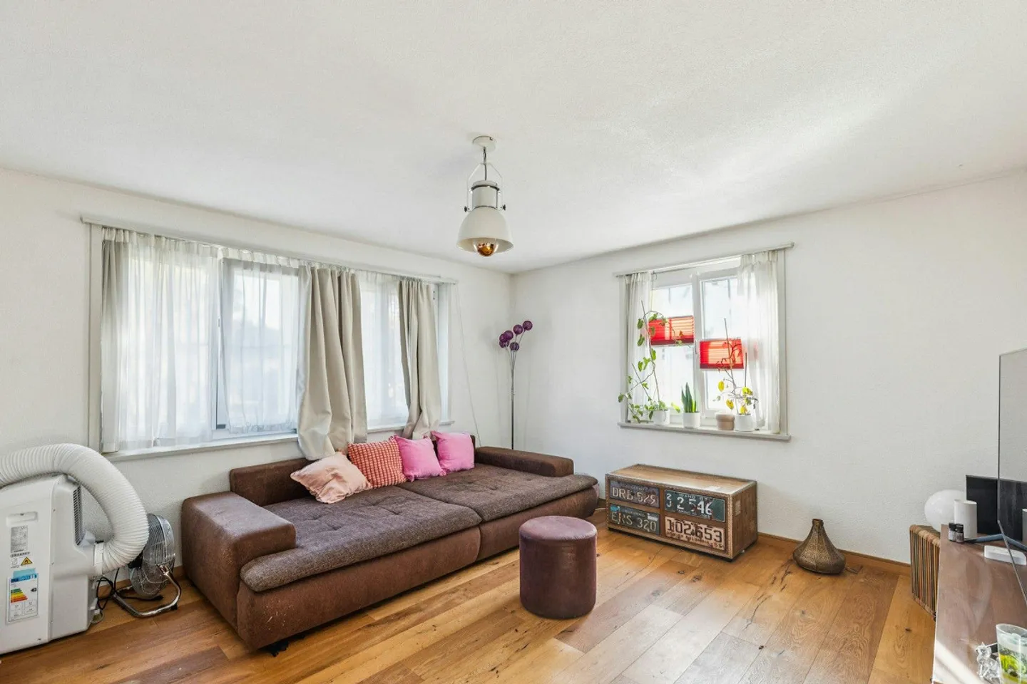 Residential and commercial property with building land reserve in a central location - Photo 10 of 13