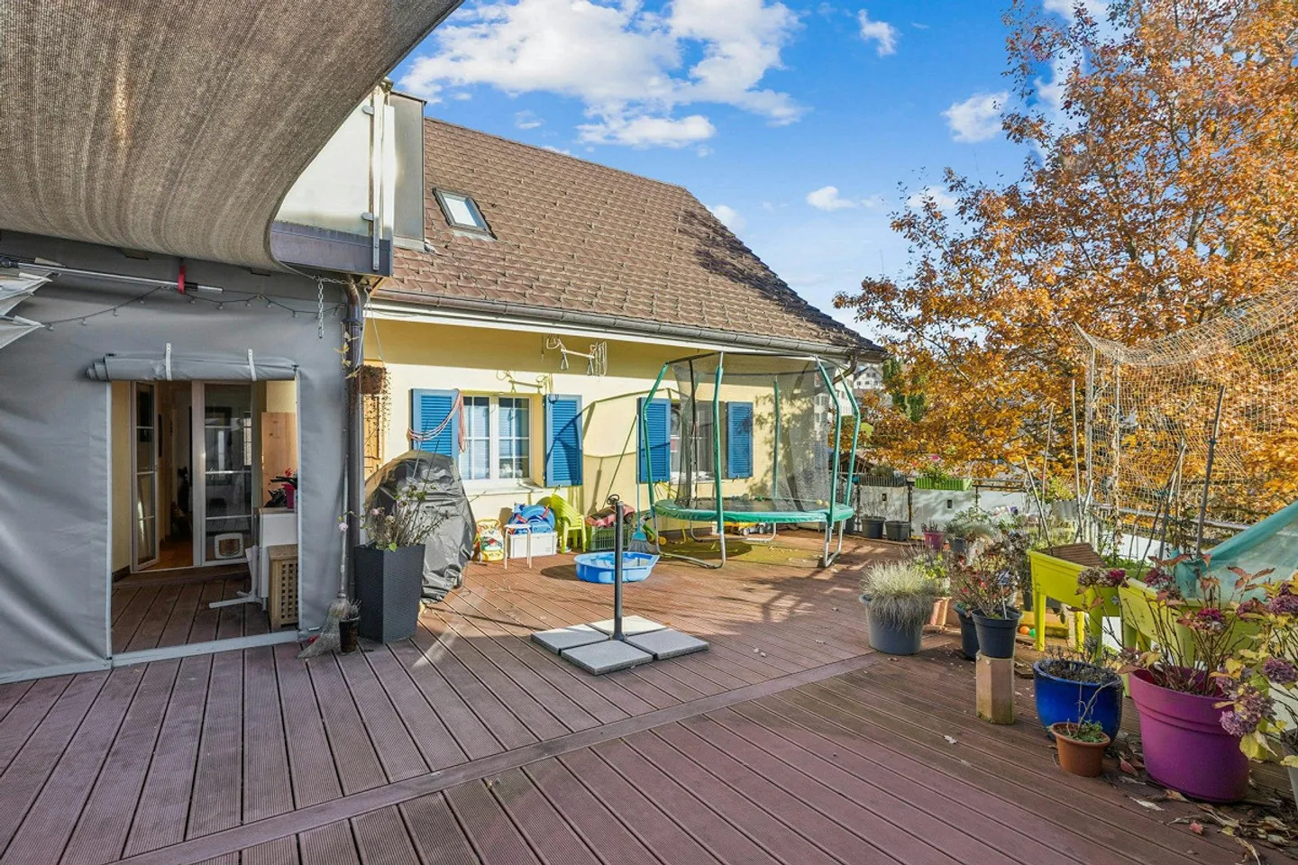 Residential and commercial property with building land reserve in a central location - Photo 12 of 13