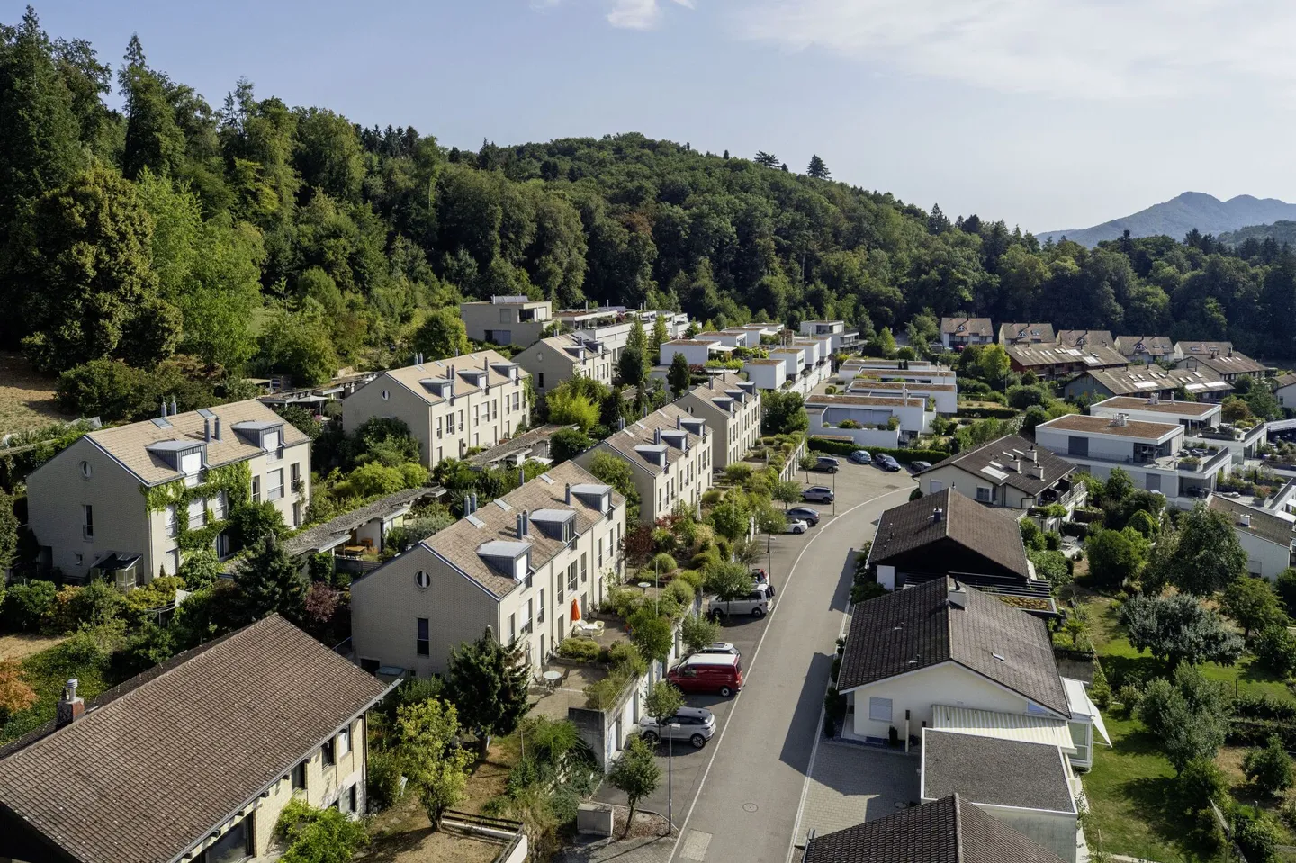 Maison de rangée près du bord de la forêt dans le quartier Segelhof - Photo 2 sur 11