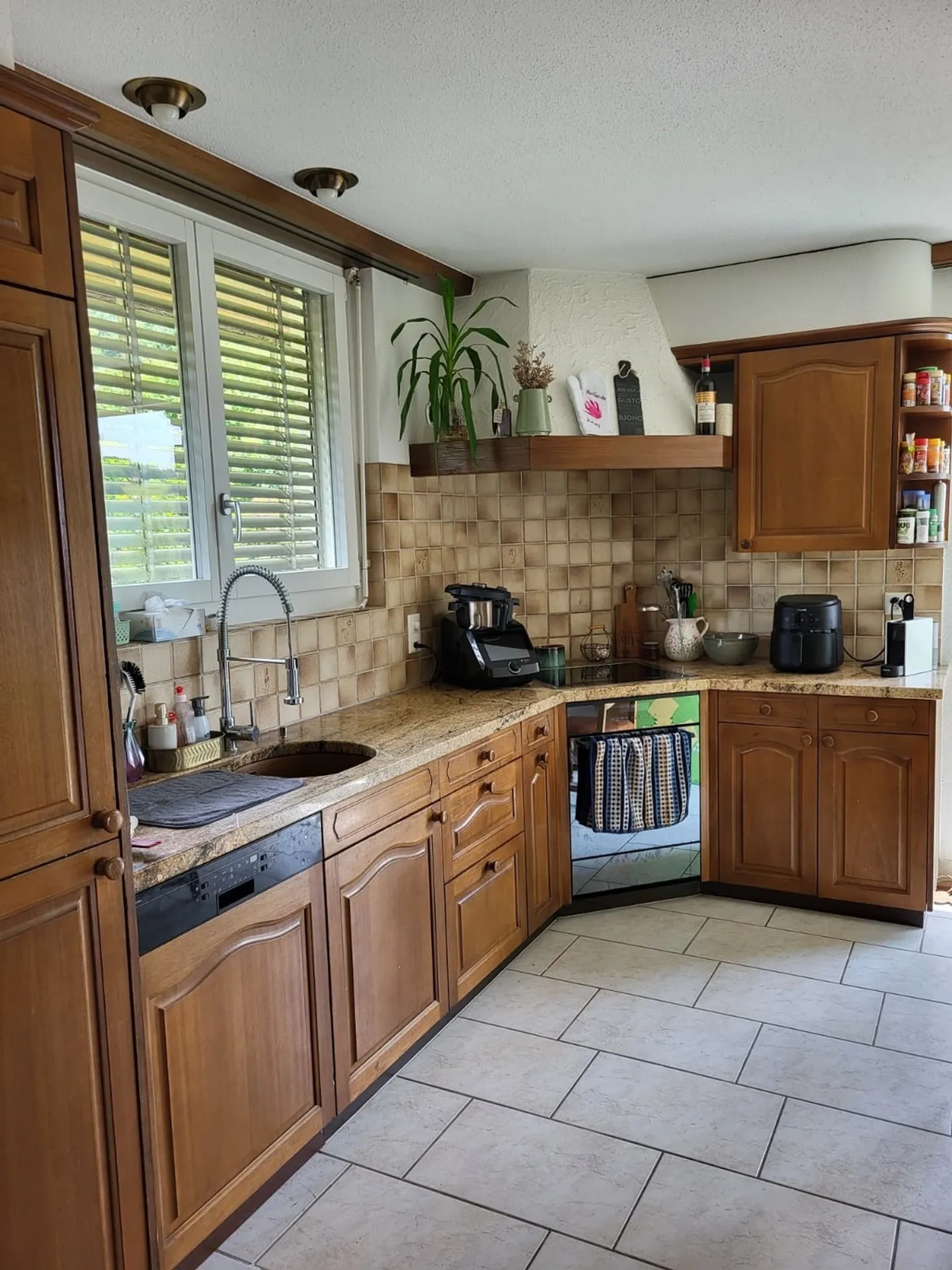 Exclusive Single Family Home - Photo 3 of 10