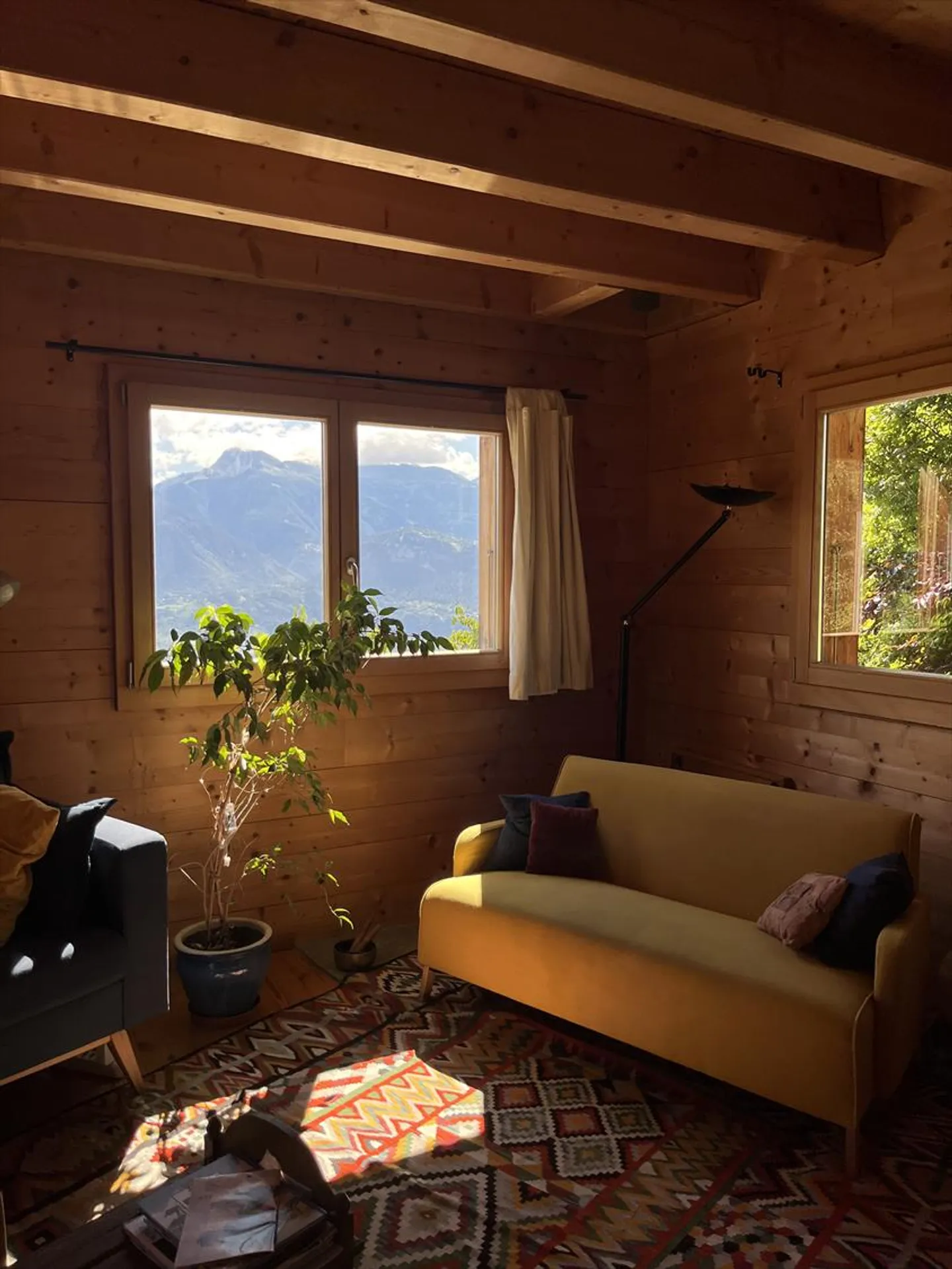 Superbe chalet de 5.5 pièces avec vue panoramique sur les Alpes - Photo 3 sur 12