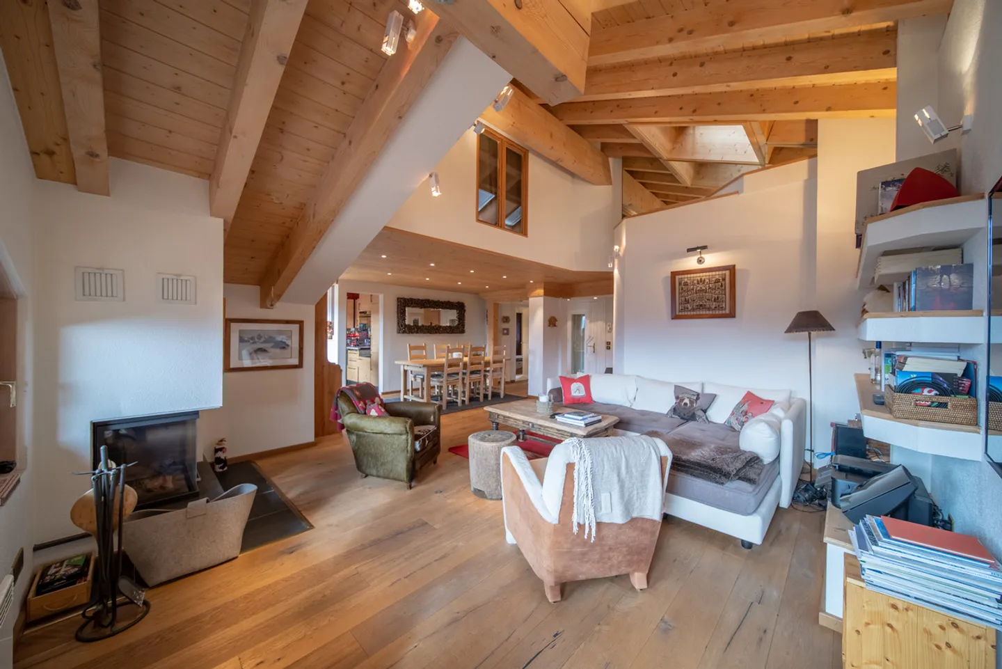 Charming Mountain Duplex in Verbier - Photo 2 of 9