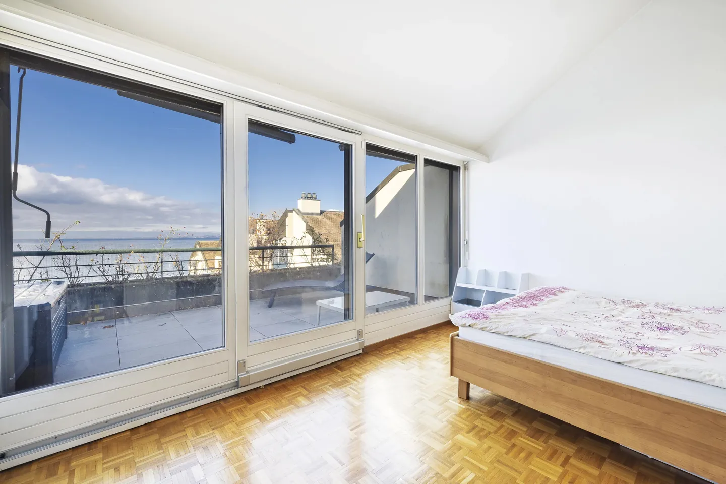 Al lago - Bellissimo duplex di 3,5 stanze - Foto 4 di 10