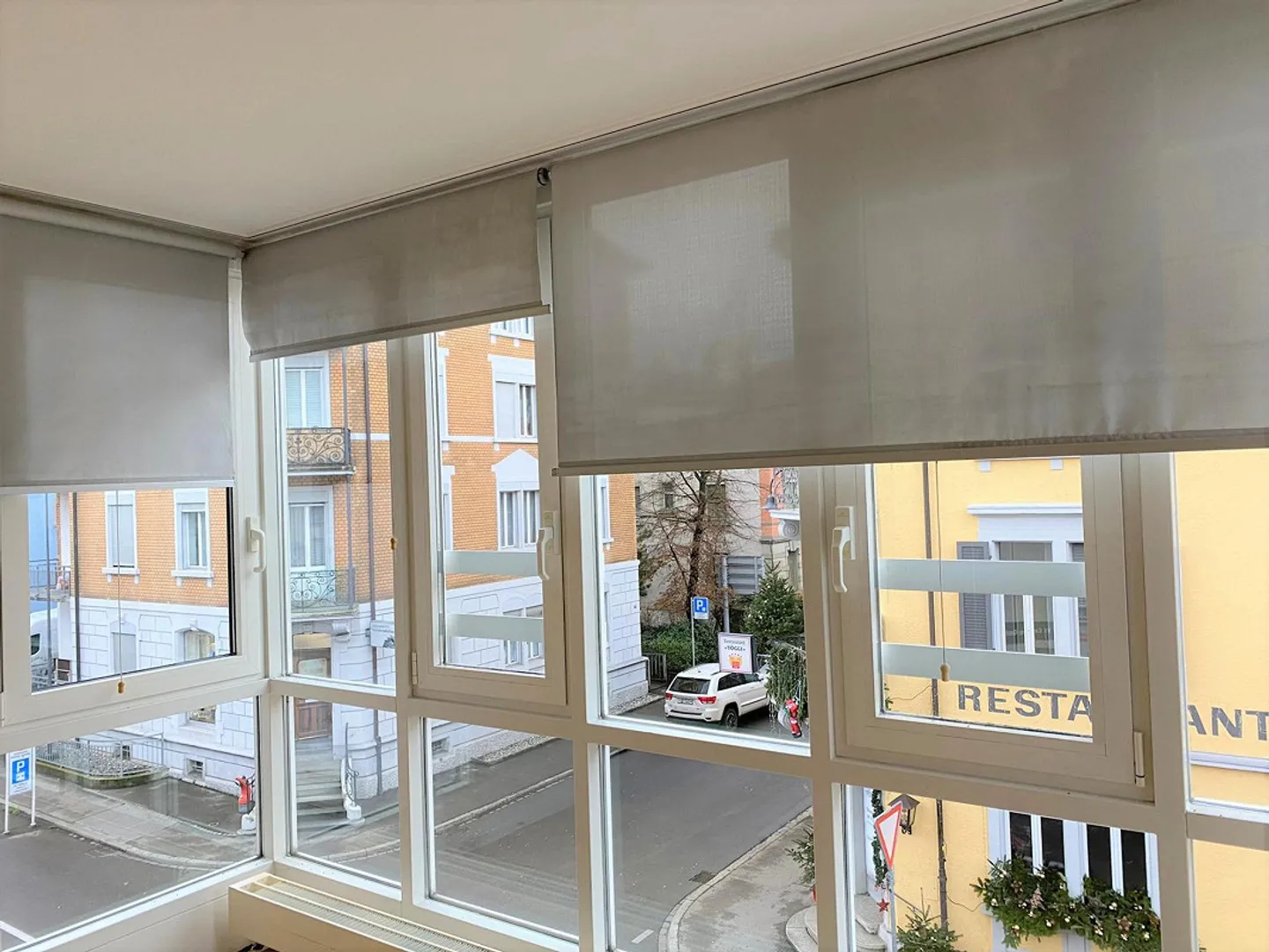 Appartement 2,5 pièces au 1er étage avec ascenseur - Photo 2 sur 11