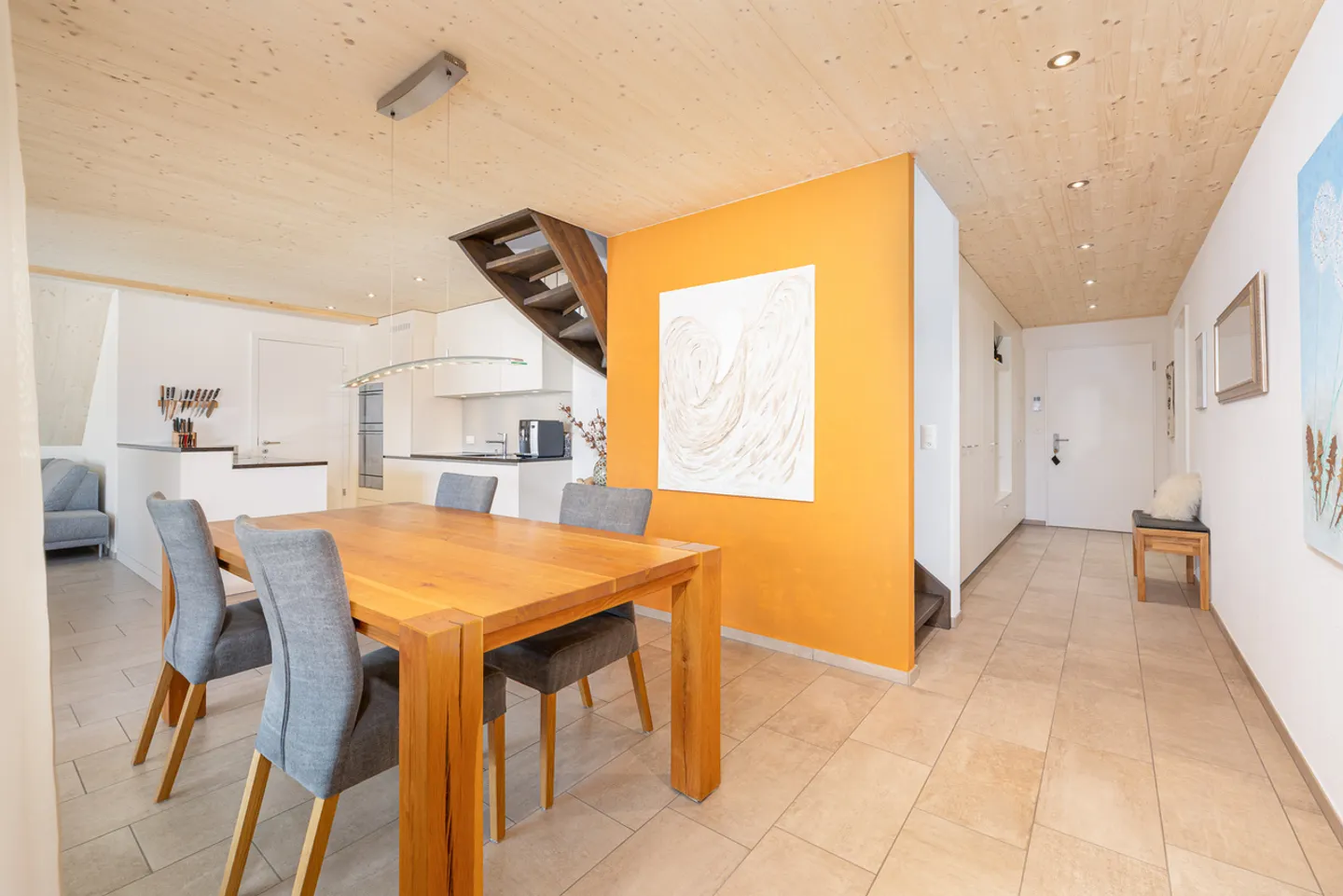 Stylish Maisonette Apartment - Photo 6 of 13