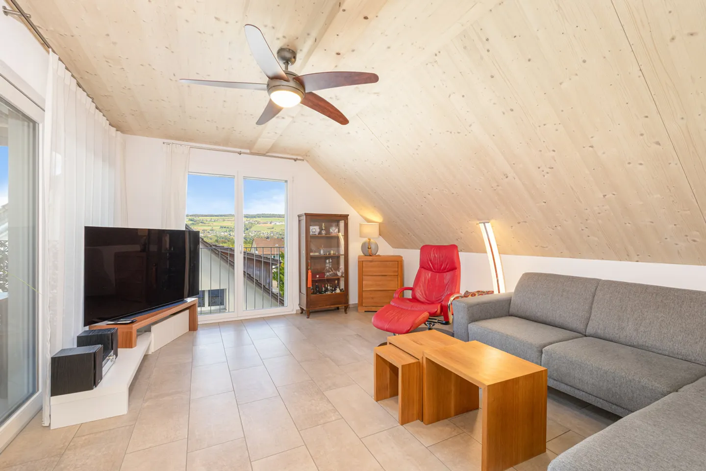 Stylish Maisonette Apartment - Photo 10 of 13