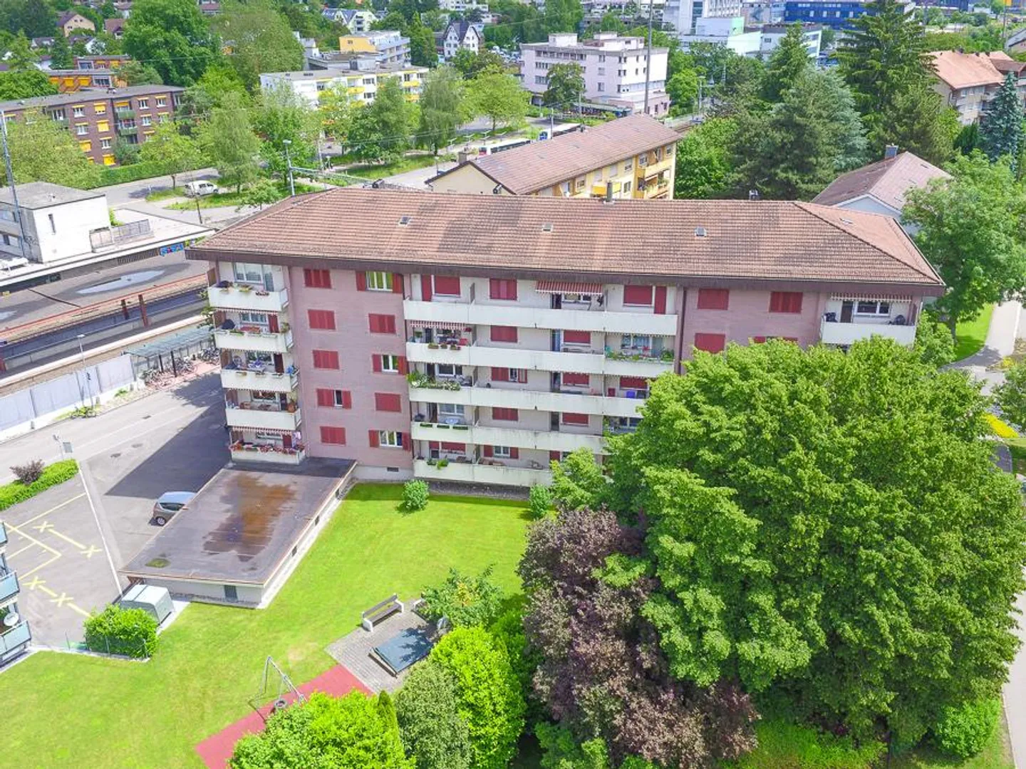 Central 3-room apartment near Schwerzenbach train station - Photo 1 of 7