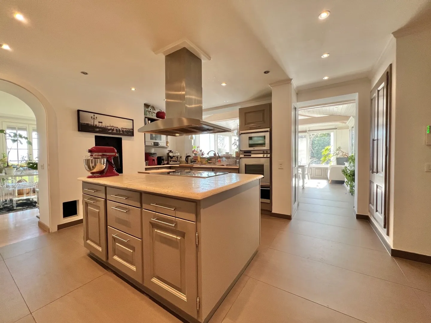 Charming property, grand panorama, absolute elegance on 420 m2 - Photo 9 of 13