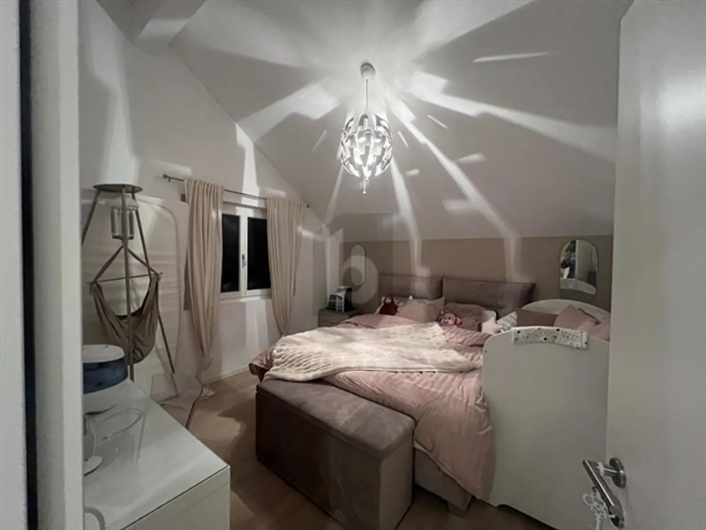 LUXURIOUS, MODERN AND EXCLUSIVE - Photo 3 of 6