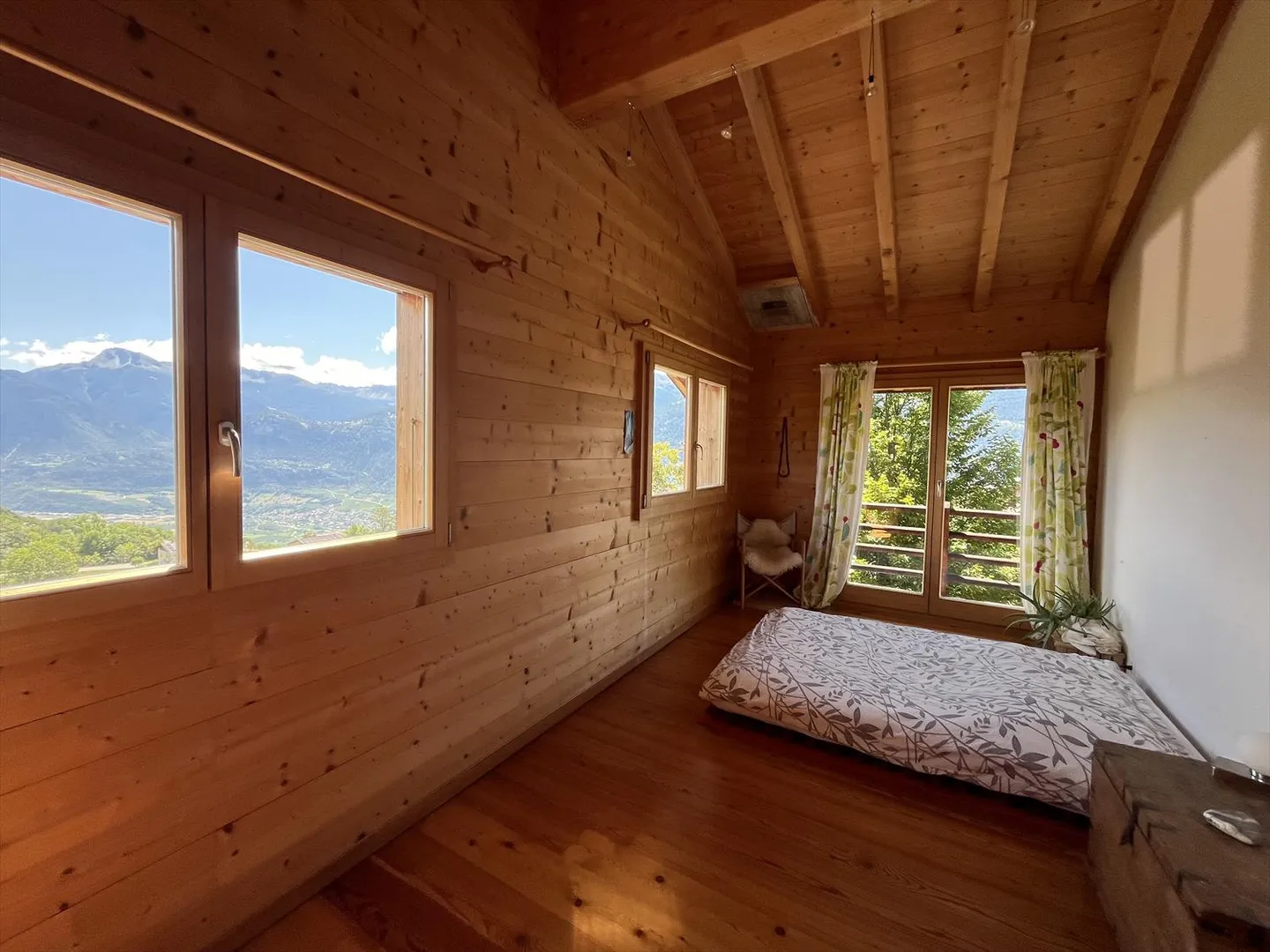 Superbe chalet de 5.5 pièces avec vue panoramique sur les Alpes - Photo 7 sur 12