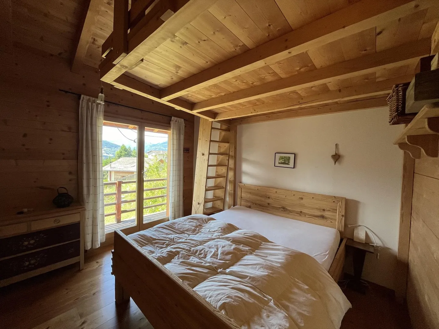 Superbe chalet de 5.5 pièces avec vue panoramique sur les Alpes - Photo 8 sur 12