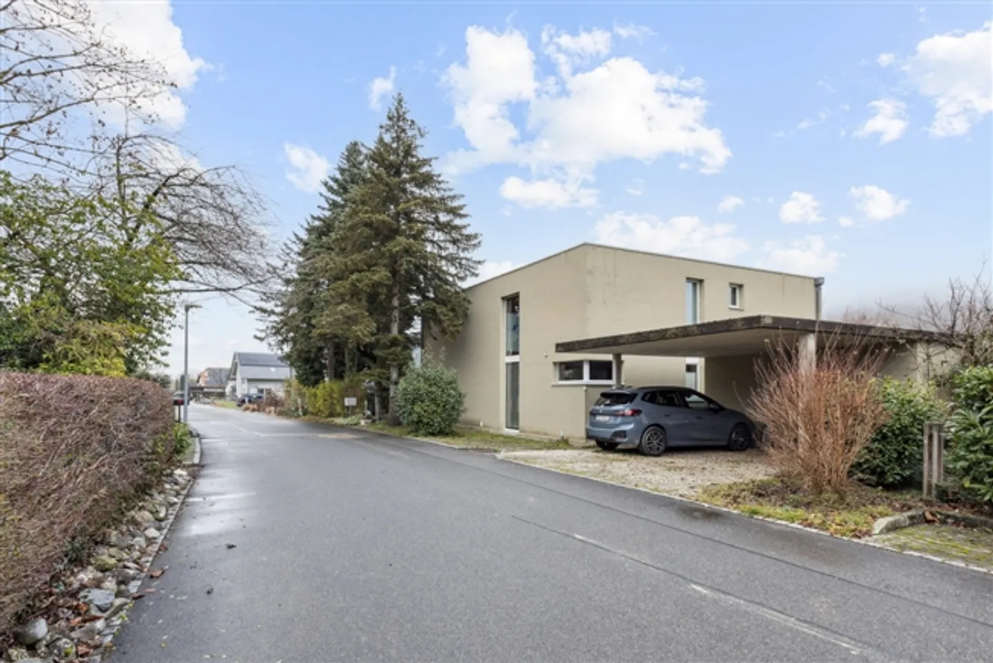 Beautiful detached house with large garden and jacuzzi - Photo 1 of 13
