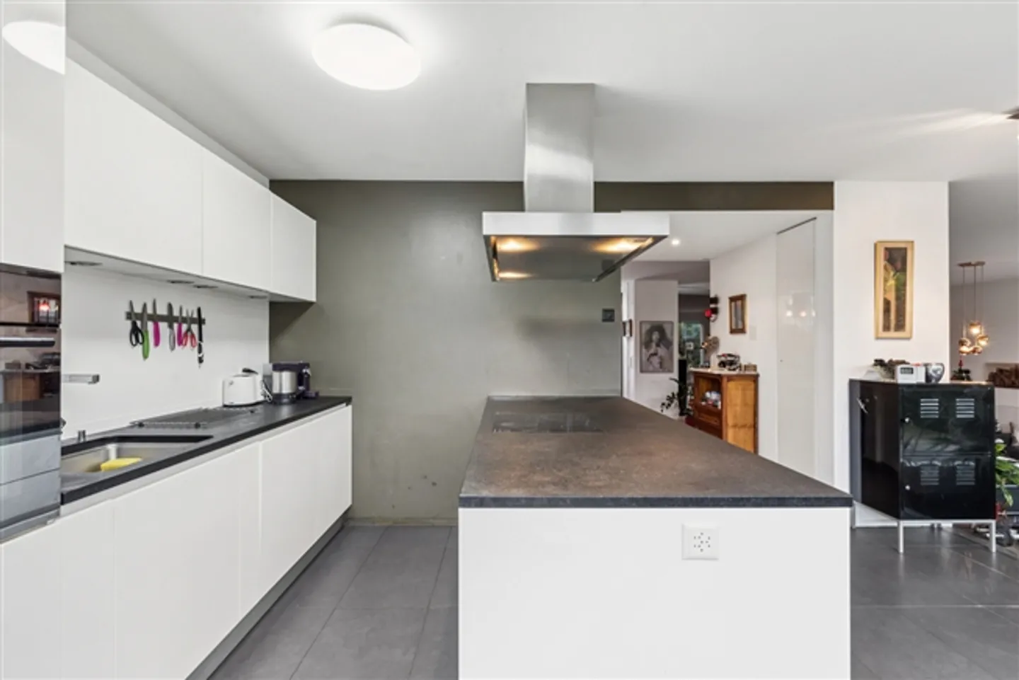 Beautiful detached house with large garden and jacuzzi - Photo 5 of 13