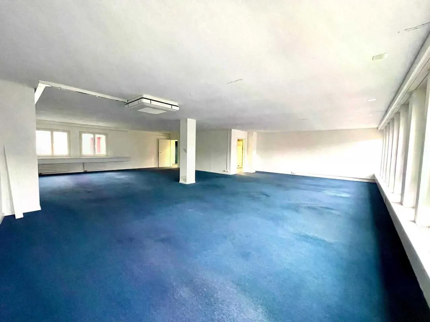 212 m² office space with window front for rent in Aarau - Photo 2 of 11