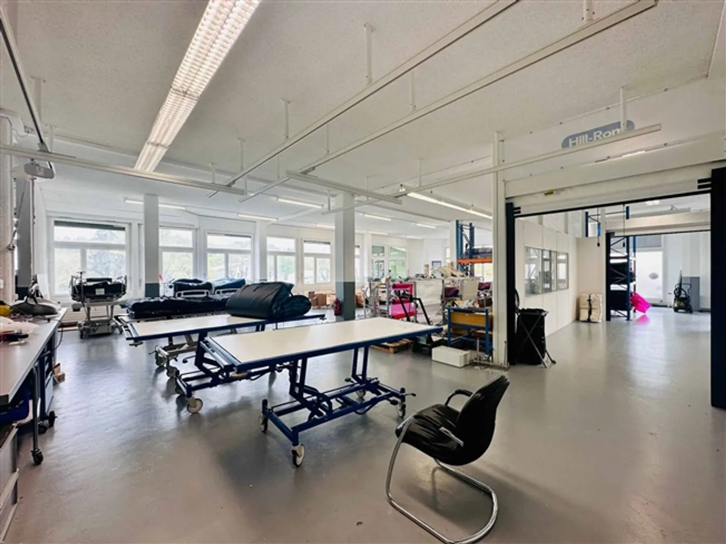 INDUSTRIA, UFFICI - 700 m2 - Bussigny-près-Lausanne - Foto 1 di 5