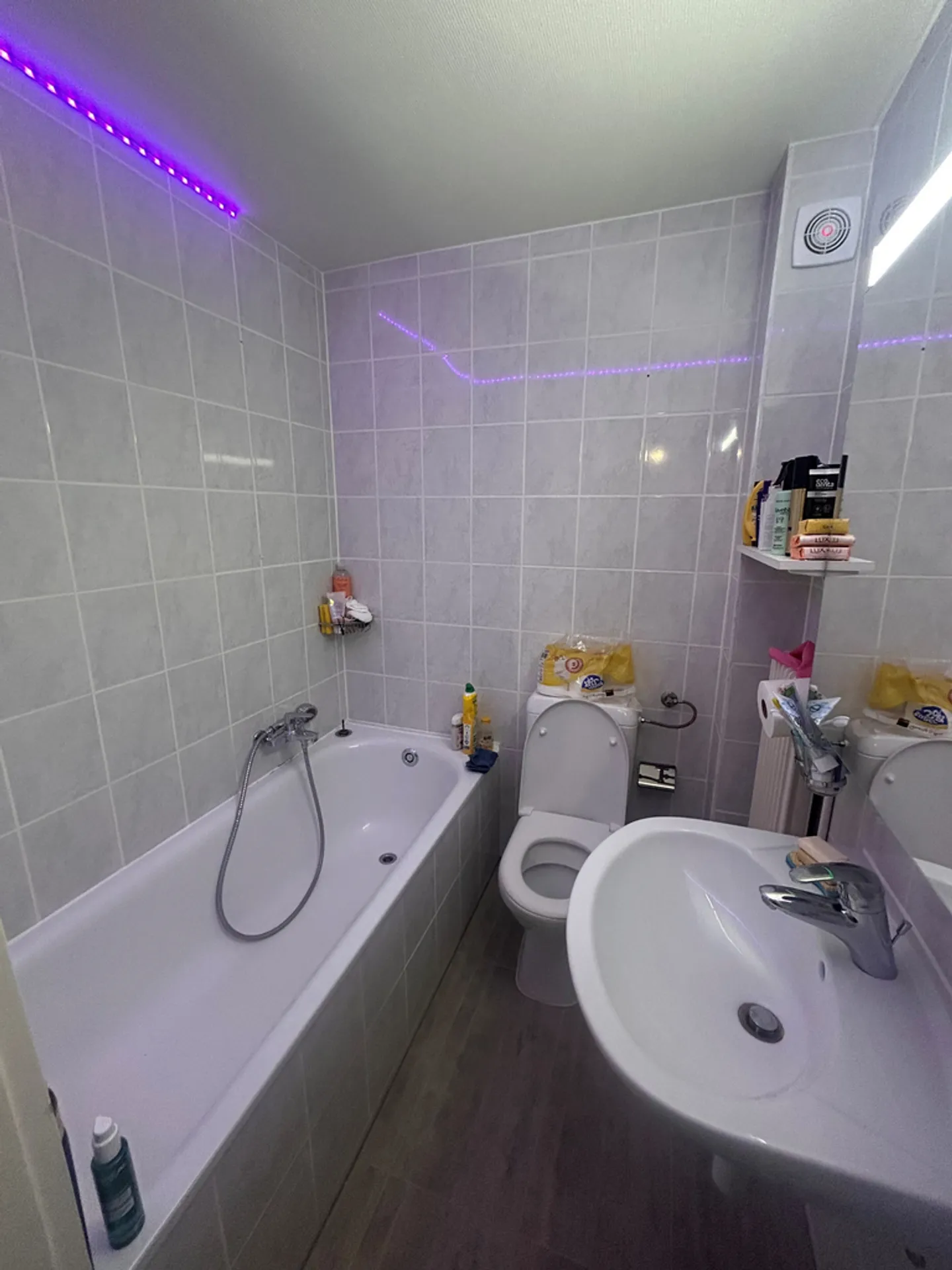 Bright 2.5 rooms on the 1st floor - Photo 5 of 6