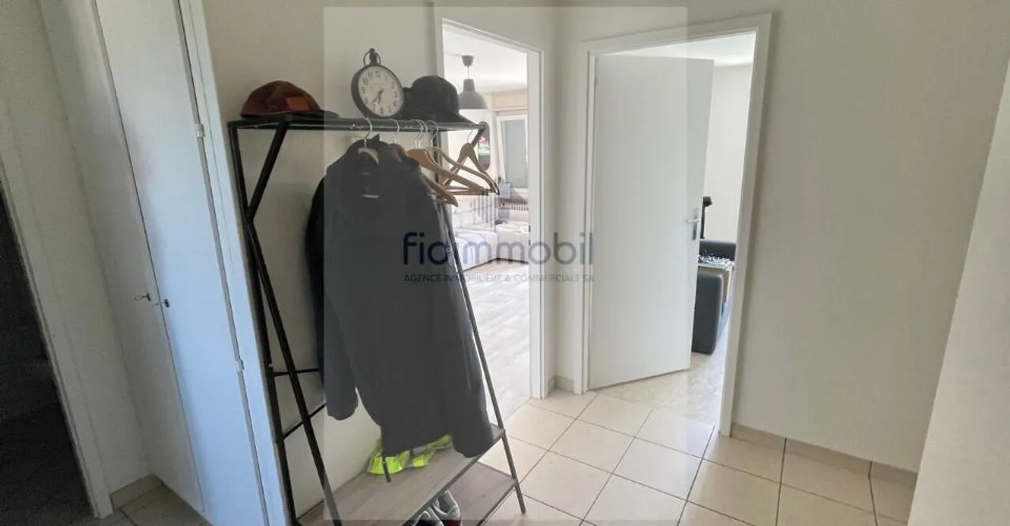 Appartement Charmant avec Balcon - Photo 2 sur 6
