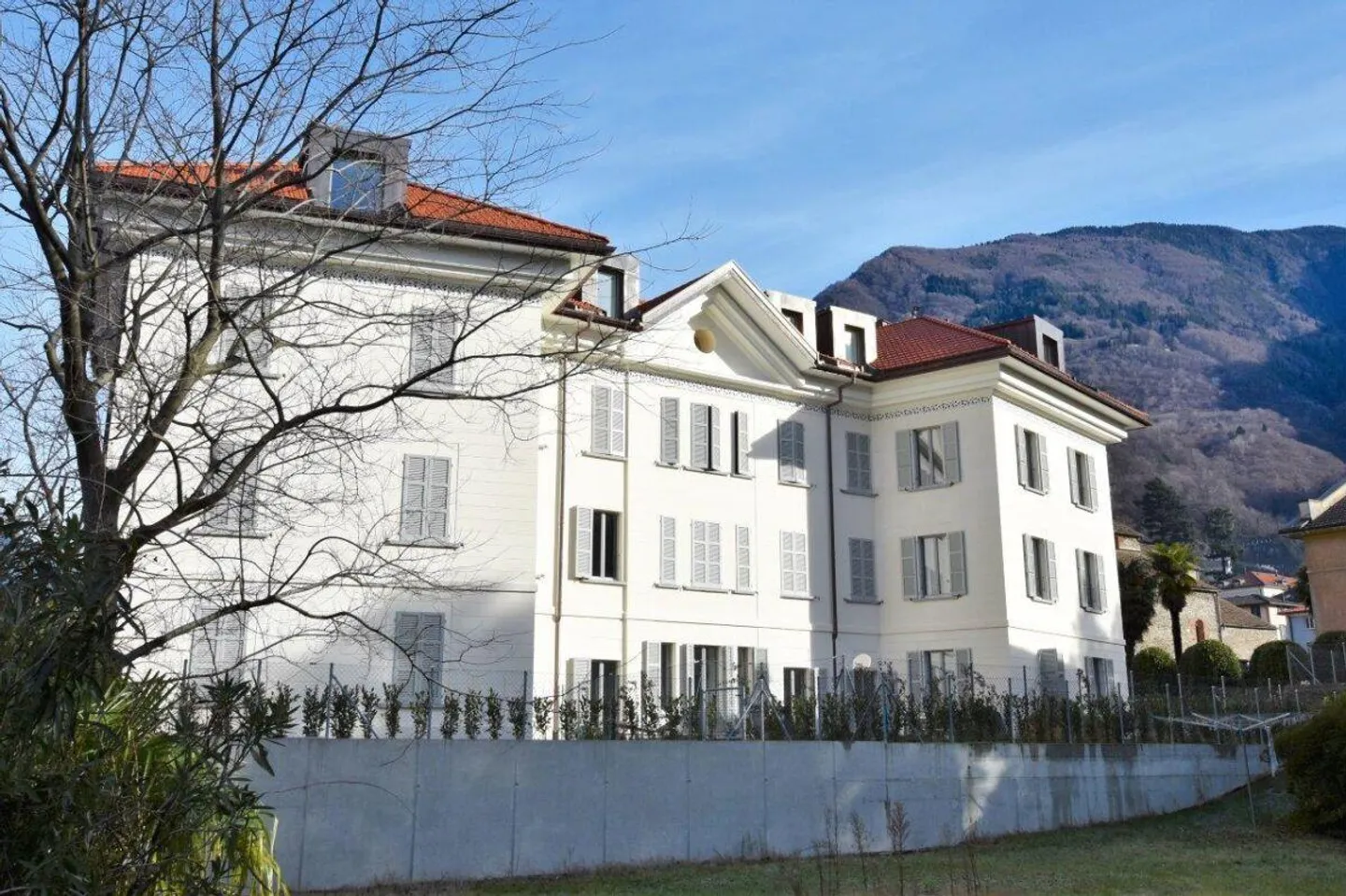 Exclusive 5.5-room penthouse in a historic building - Photo 4 of 6