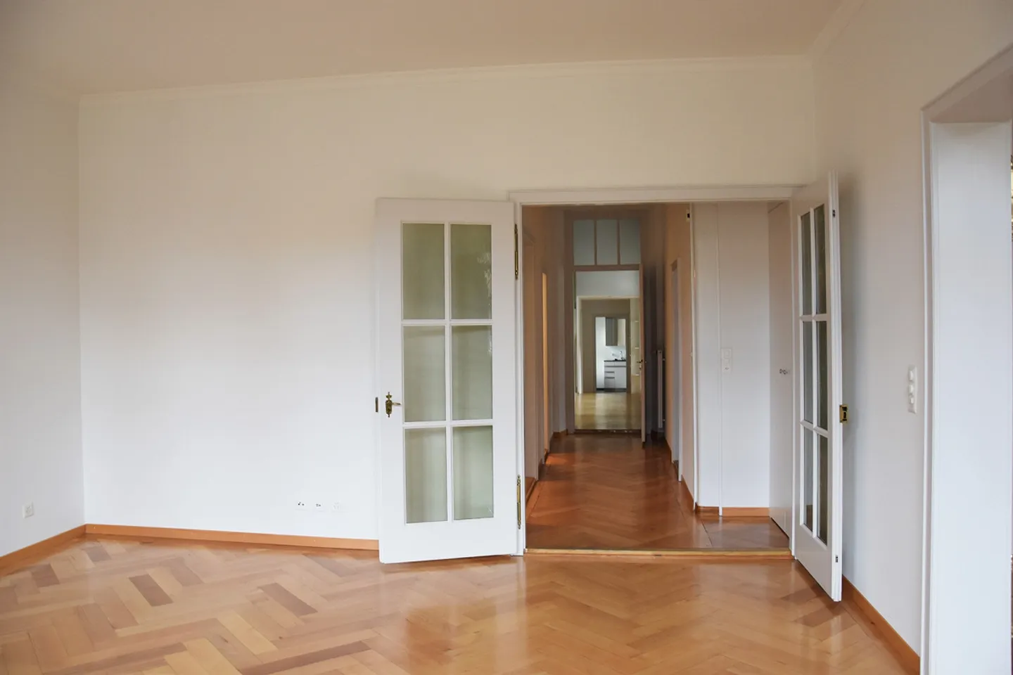 Appartement exclusif de 5 pièces avec terrasse sur le toit dans la vieille ville de Berne - Photo 7 sur 30