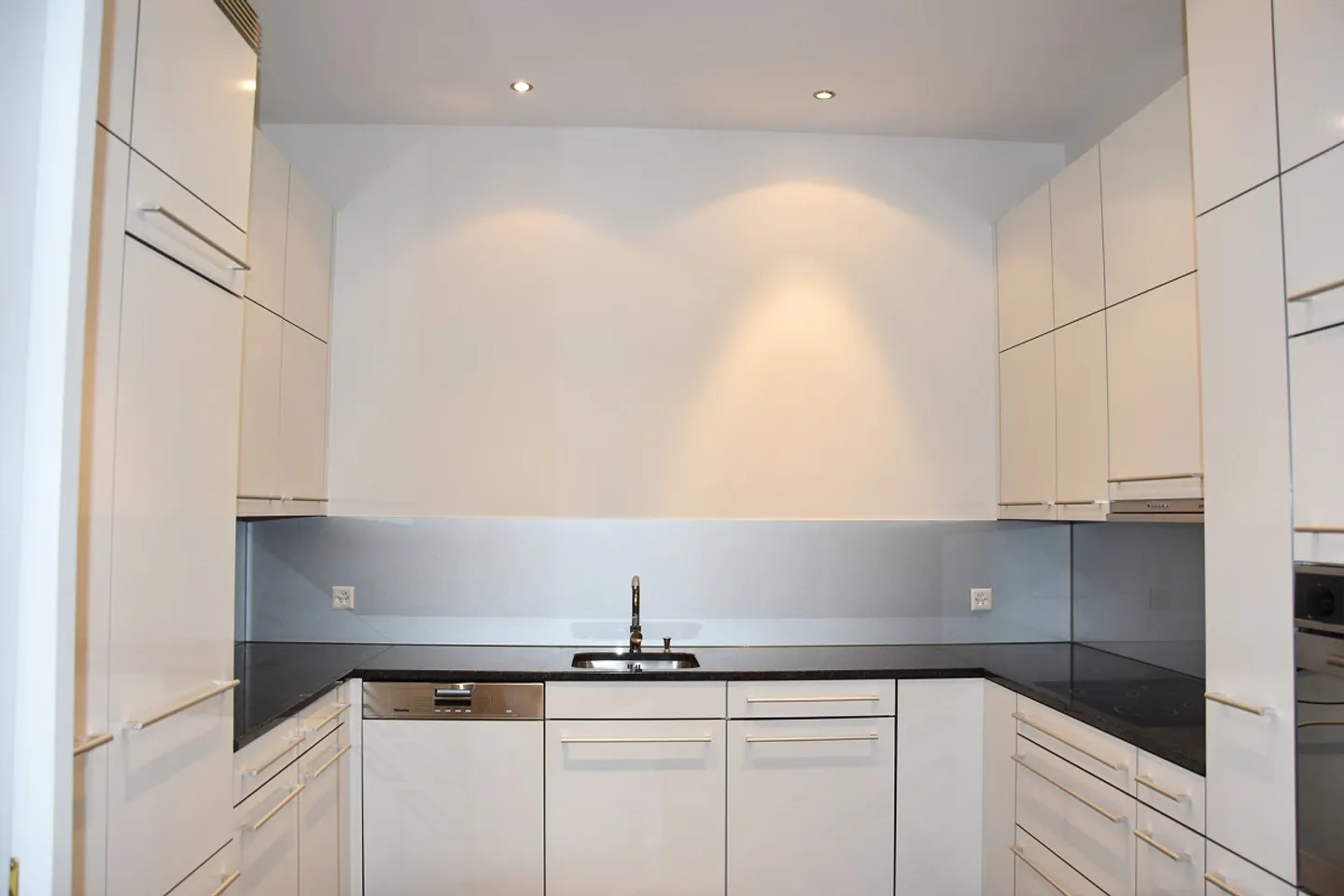 Appartement exclusif de 5 pièces avec terrasse sur le toit dans la vieille ville de Berne - Photo 8 sur 30