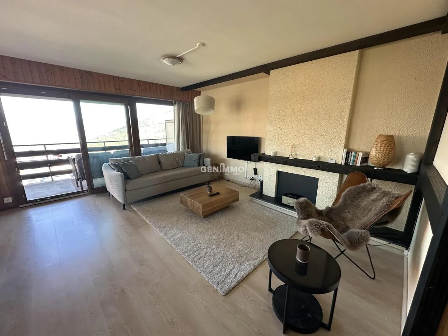 Am Fuße der Pisten "Location Mars 26" - Foto 4 von 11