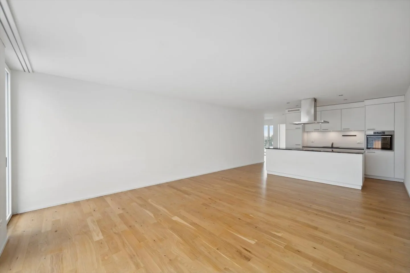 Modern Living with a View – 2.5-Room Apartment in Birsfelden - Photo 2 of 6