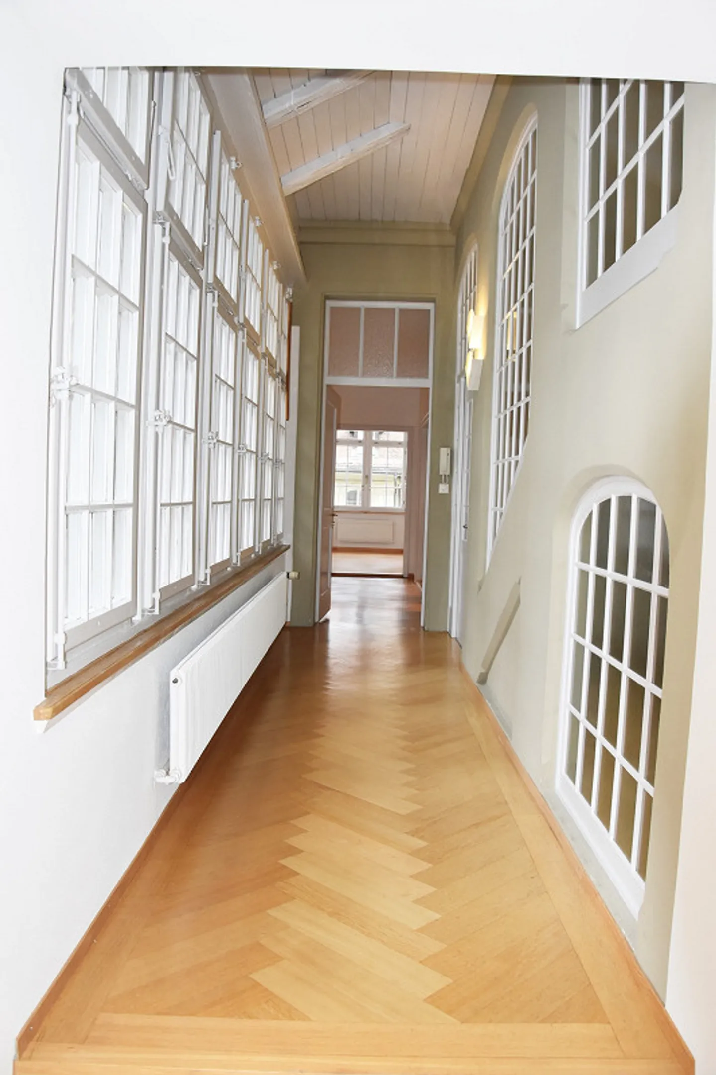 Appartement exclusif de 5 pièces avec terrasse sur le toit dans la vieille ville de Berne - Photo 17 sur 30