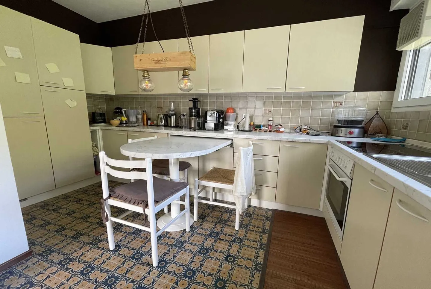 BONNE AFFAIRE - LUMINEUX 3.5 AVEC GARAGE ET VUE DÉGAGÉE À LUGANO - Photo 4 sur 10