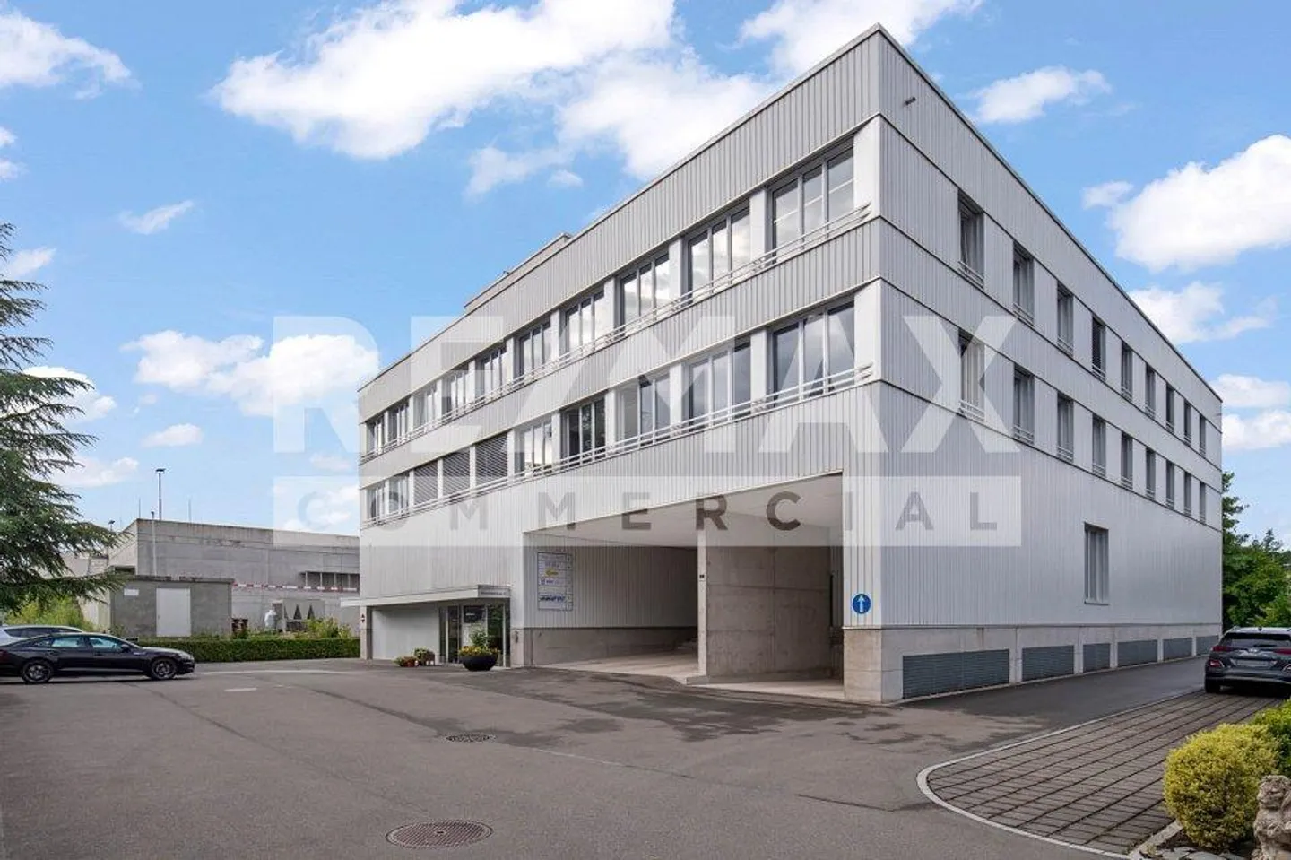 Helle Büroräume in Fehraltorf - Foto 1 von 13